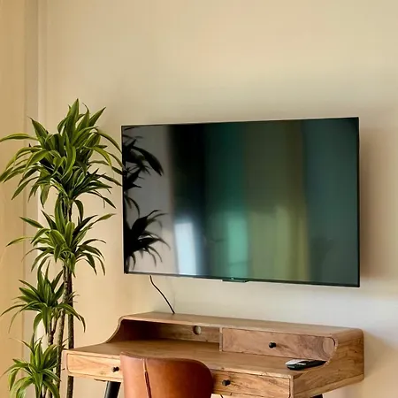 Apartament Urban With Balcony *