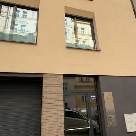Urban With Balcony Appartement *