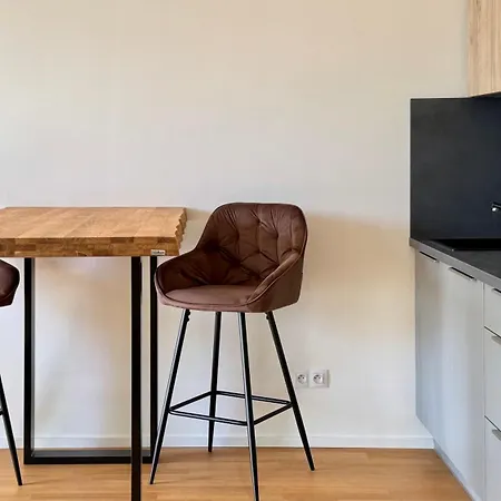 Urban With Balcony Lägenhet *